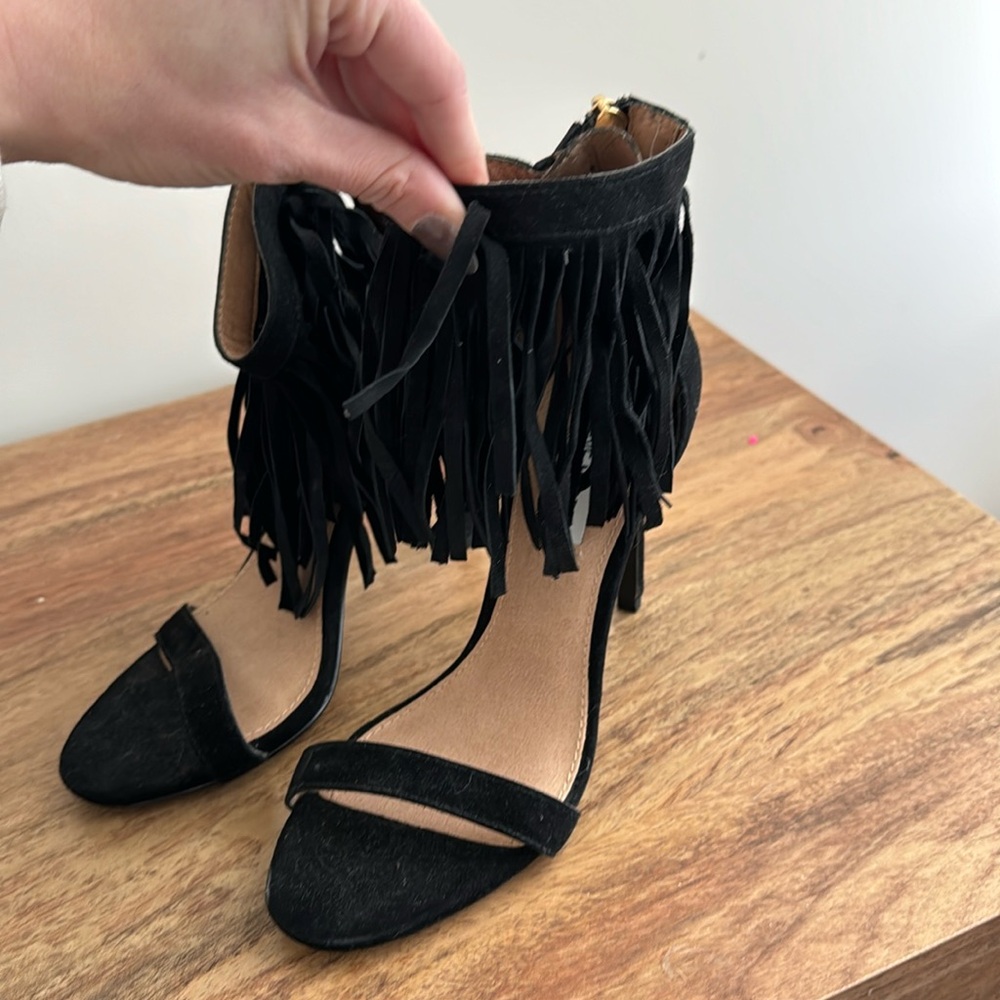Steve Madden fringe black heels in 6.5